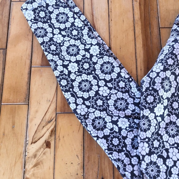 Lululemon twiggy floral leggings - Picture 5 of 6